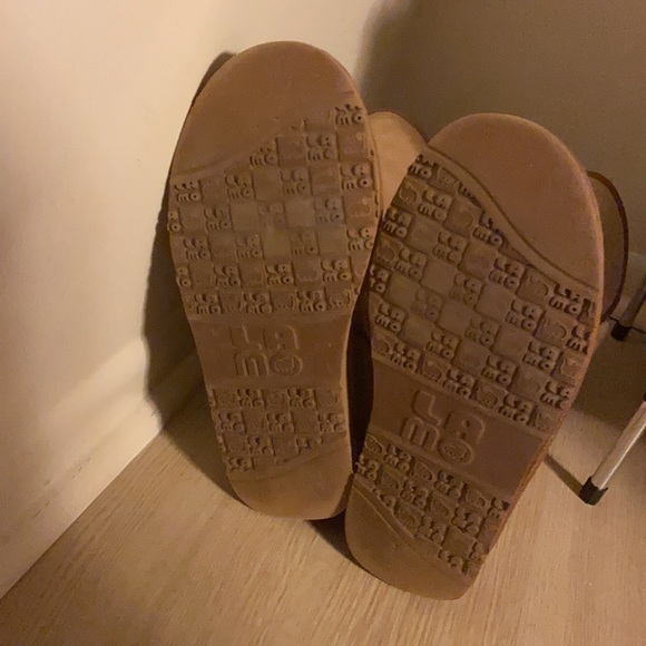 Lamo Fall Shoes - Picture 3 of 4